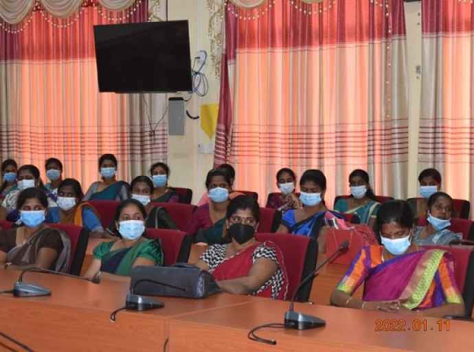 அபிவிருத்தி உத்தியோகத்தர்களாக கடமைகளைப் பொறுப்பேற்ற பட்டதாரி பயிலுநர்கள்