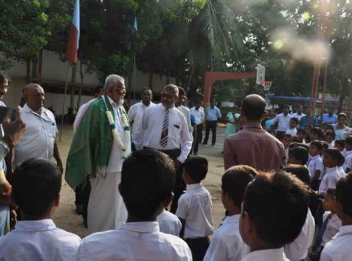 தமிழ் மொழியில் பாடசாலை கீதங்கள் அமைய வேண்டும். - அமைச்சர் டக்ளஸ்